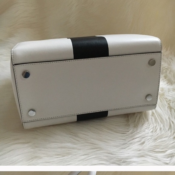 New! Michael Kors satchel - Picture 5 of 7